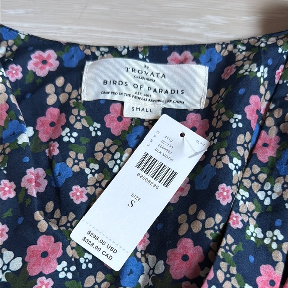 Trovata Birds of Paradis Floral Smocked Blue Pink Peplum Blouse Cap Sleeves - Picture 4 of 10